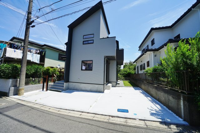 【横浜市旭区市沢町1097-5新築戸建て】★仲介手数料無料★（市沢小学校・左近山中学校）の外観