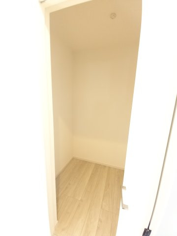 水戸市河和田　1期の収納|キッチン横のパントリーには、備蓄品や非常食のストックなどすっきり収納していただけます