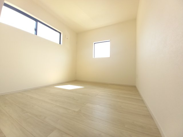 水戸市河和田　1期の洋室|お子様の成長にも対応でき窓の位置が高いので子供部屋に適しています。マイホームだからこその喜び。