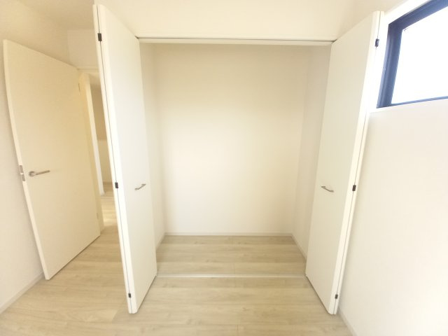 水戸市河和田　1期の収納|広々クローゼットがあり、お部屋をすっきりとお使いいただけます。