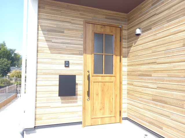 水戸市河和田　1期の玄関|暖かい印象の玄関です。玄関は住まいの（顔）です～♪新しい生活を新しい家で♪