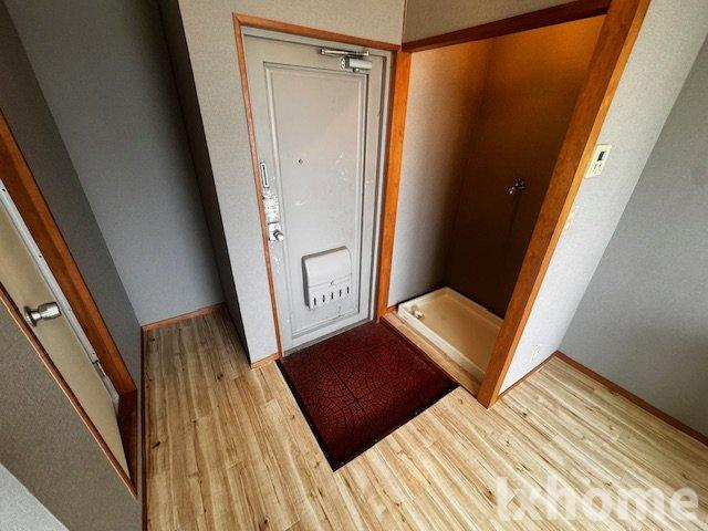 コーポ扇の玄関|収納もある玄関です