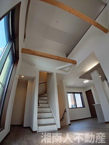 平塚市高浜台　新築戸建の居間・リビング|おしゃれなリビングです