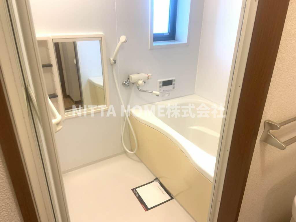 ハル・フォーレⅠ・Ⅱの浴室|衛生面でも嬉しい浴室小窓付き♪
