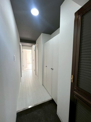 京阪「丹波橋」駅徒歩１6分◆東高瀬川を望むリフォーム済み３ＬＤＫ住戸◆丹波橋日光ハイツの玄関|玄関