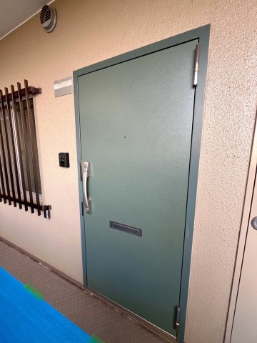 京阪「丹波橋」駅徒歩１6分◆東高瀬川を望むリフォーム済み３ＬＤＫ住戸◆丹波橋日光ハイツの玄関|玄関