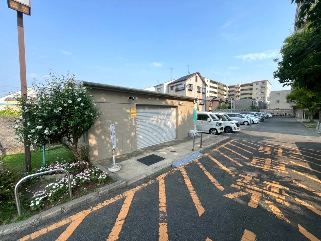 京阪「丹波橋」駅徒歩１6分◆東高瀬川を望むリフォーム済み３ＬＤＫ住戸◆丹波橋日光ハイツの駐車場|駐車場