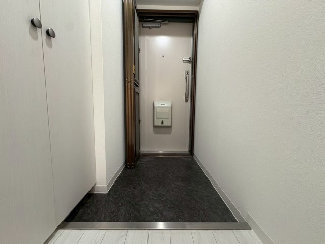 京阪「丹波橋」駅徒歩１6分◆東高瀬川を望むリフォーム済み３ＬＤＫ住戸◆丹波橋日光ハイツの玄関|玄関