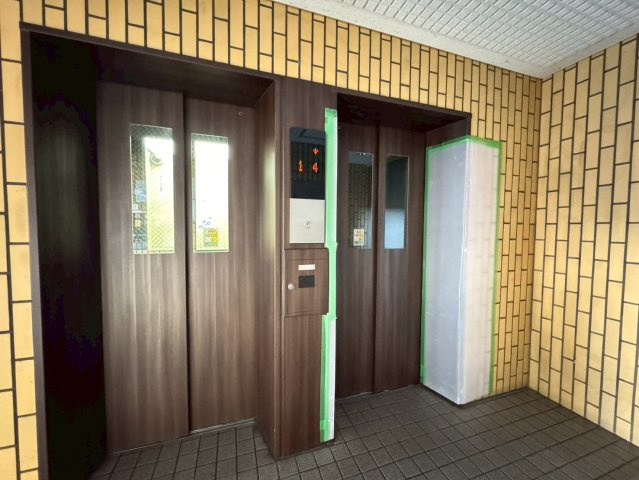 京阪「丹波橋」駅徒歩１6分◆東高瀬川を望むリフォーム済み３ＬＤＫ住戸◆丹波橋日光ハイツのその他共用部分|エレベーター