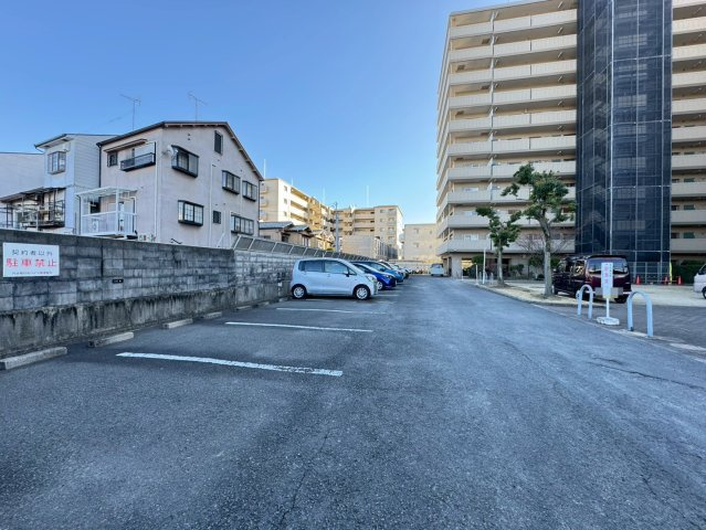 京阪「丹波橋」駅徒歩１6分◆東高瀬川を望むリフォーム済み３ＬＤＫ住戸◆丹波橋日光ハイツの駐車場|駐車場
