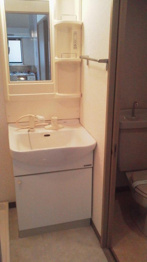 シャンプードレッサー洗面台付きです