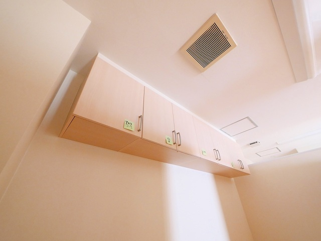 メディカル学園前の内装