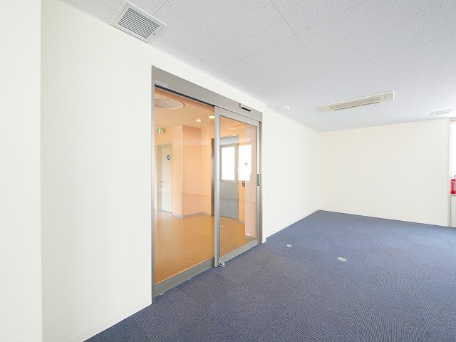 メディカル学園前の内装