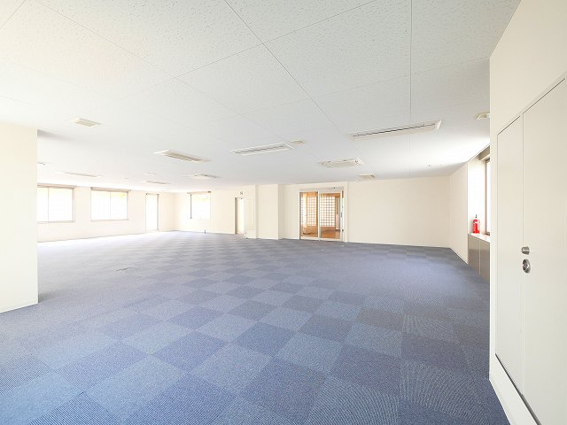 メディカル学園前の内装