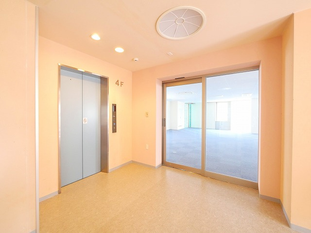 メディカル学園前のエントランス