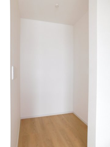 名古屋市中川区横前町の新築一戸建の収納|◇ウォークインクローゼット◇　　洋服や大きな荷物がしっかり収納できます♪