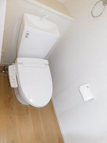 名古屋市中川区横前町の新築一戸建のトイレ|◇トイレ◇　　1・２階　シャワートイレ