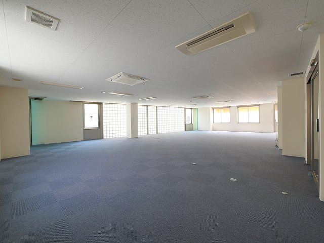 メディカル学園前のロビー