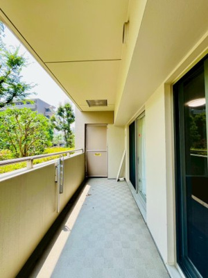 【バルコニー】 | ステイツ城東グランプレイス | バルコニーは南向きで陽当たりも良好！