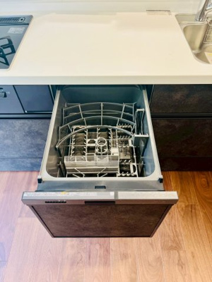 【キッチン】 | ステイツ城東グランプレイス | 家事の時短に役立つ食洗機完備！浮いた時間は家族や自分のために使いましょう♪