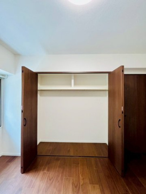 【収納】 | ステイツ城東グランプレイス | 洋室（約6.7帖）：ワイドで充実の収納力！