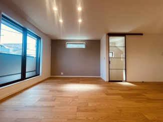 【居間・リビング】 | 灘区薬師通4丁目　新築戸建