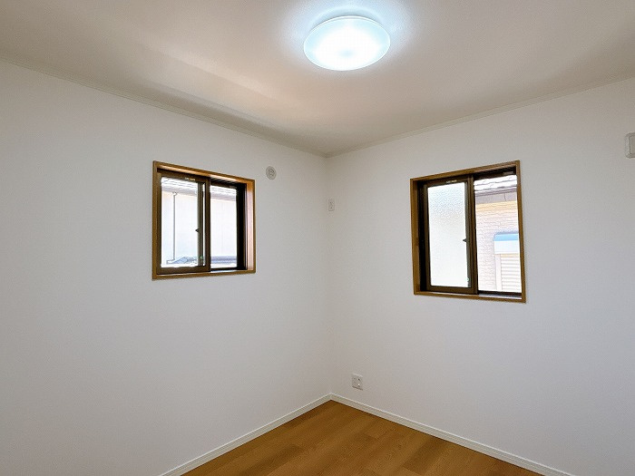 豊田市乙部ケ丘4丁目の洋室