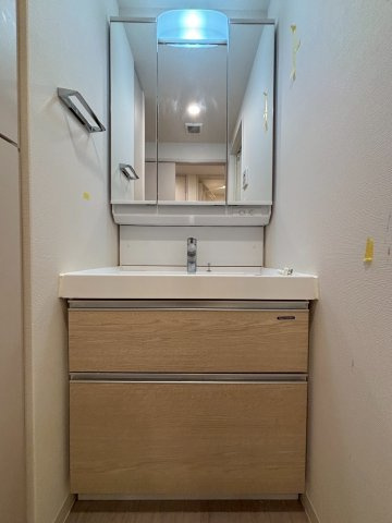 大阪市中央区高麗橋１丁目の賃貸マンションの洗面所