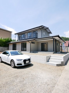 【外観】 | 甲府市大和町 中古戸建 南東角地115坪 重厚感ある外観で安心の耐震補強工事済