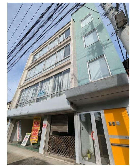 秦野市曽屋ビルの外観