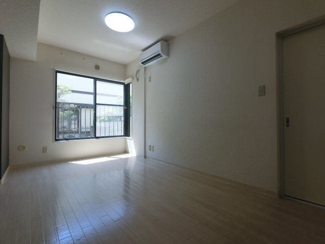 ソシアル末広の居間・リビング