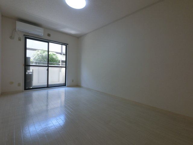 ソシアル末広の寝室