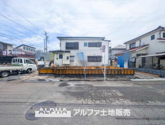 日野市西平山5丁目新築戸建の外観|【outward appearance】
◆外観◆外壁のサイディングは軽量化で高い耐震性を発揮、加えて外壁に付着した汚れを雨でクリーニング。防汚でお手入れいらずで大変重宝します。