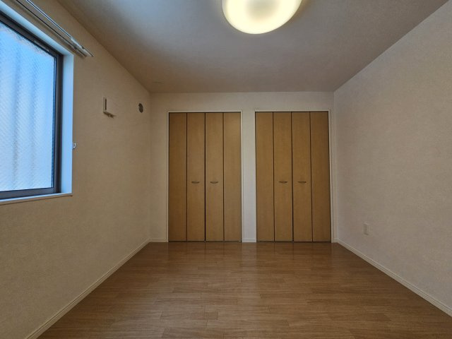 グランディール　サクラ　２番館の寝室