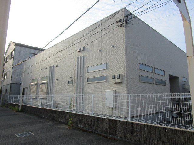 門真市下馬伏町の倉庫の外観