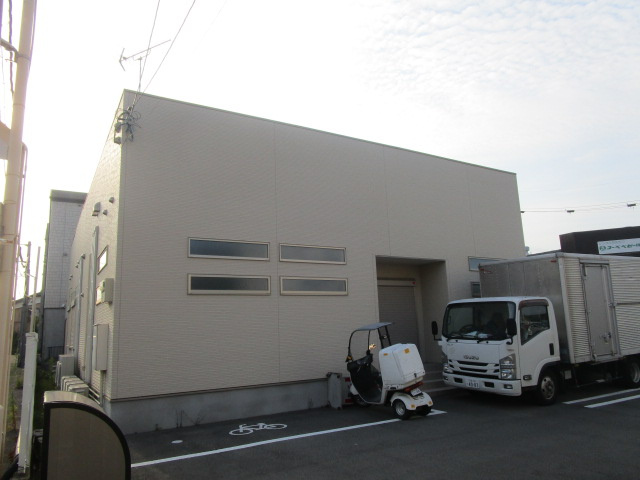 門真市下馬伏町の倉庫の外観