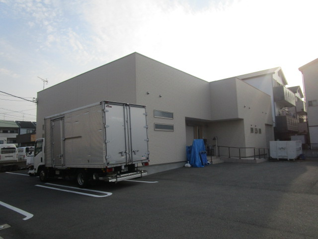 門真市下馬伏町の倉庫の外観