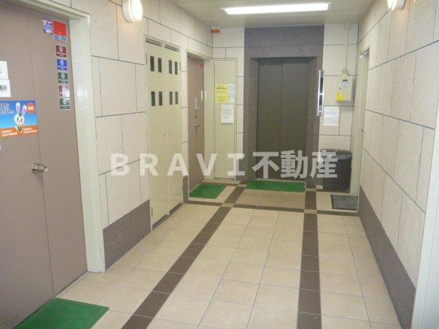 サンビラ大手前　BRAVI不動産のロビー|【サンビラ大手前】落ち着いたロビーです