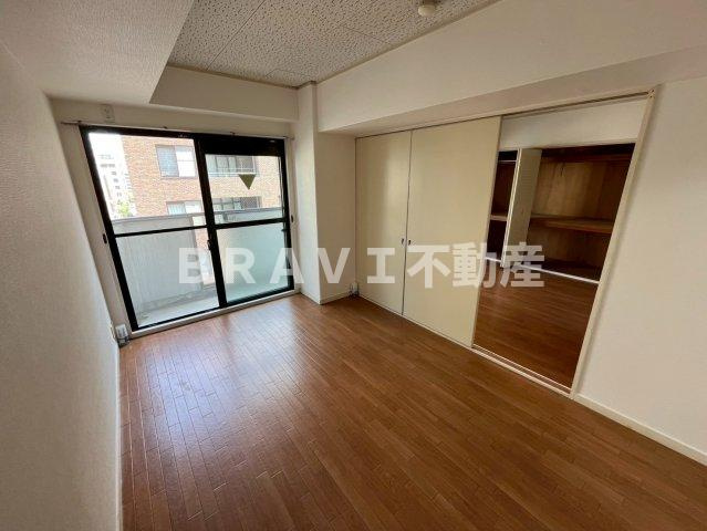 サンビラ大手前　BRAVI不動産の洋室|【サンビラ大手前】ゆったりした洋室です