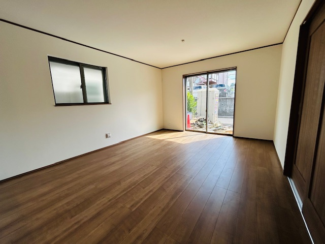 ◇価格改定◇令和7年8月完成予定◇中田南5丁目 新築戸建 4590万円の居間・リビング