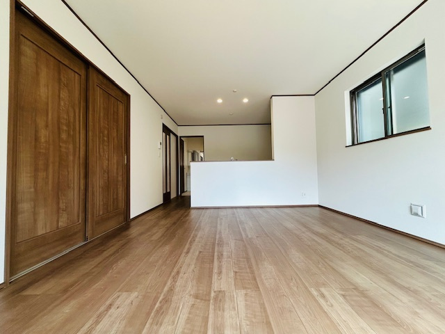 ◇価格改定◇令和7年8月完成予定◇中田南5丁目 新築戸建 4590万円の居間・リビング