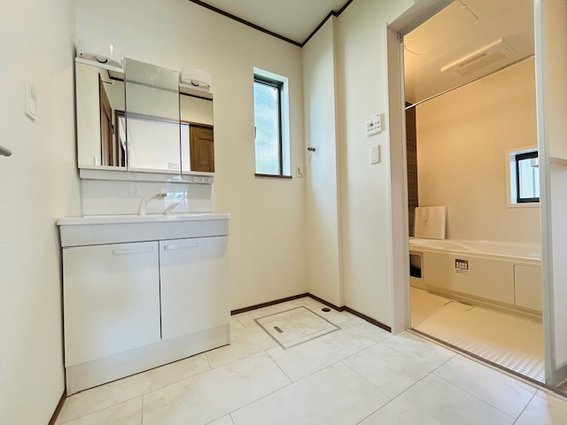 ◇価格改定◇令和7年8月完成予定◇中田南5丁目 新築戸建 4590万円の独立洗面台