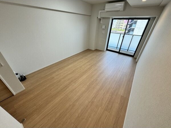 ロイジェント日吉Ⅱの居間・リビング