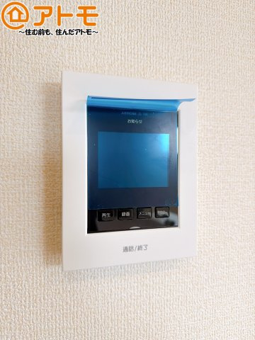 【防犯設備】 | 焼津市高新田　新築戸建　2号棟 | TVモニター付きインターホンは訪問者を確認することができて、防犯性に優れています♪