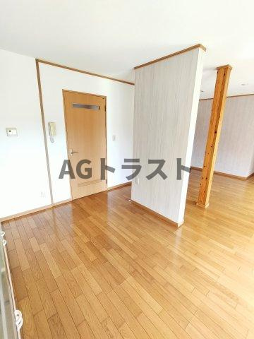 【居間・リビング】 | 上野貸戸建住宅