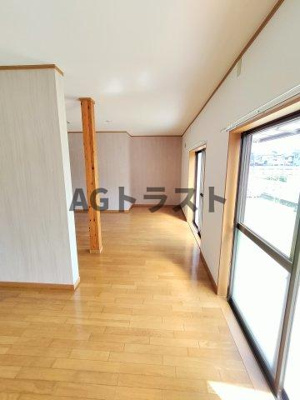 【居間・リビング】 | 上野貸戸建住宅