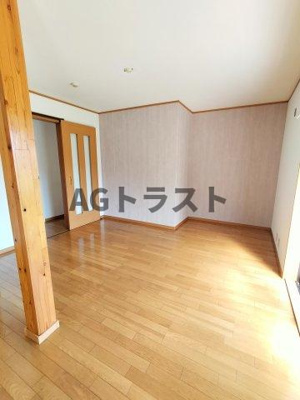 【居間・リビング】 | 上野貸戸建住宅