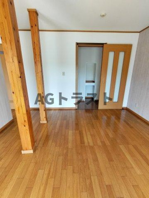 【居間・リビング】 | 上野貸戸建住宅