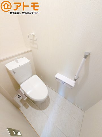 【トイレ】 | 焼津市高新田　新築戸建　1号棟 | 年代を問わず使いやすい洗浄機能付きのトイレ♪肌への負担をも減らせるのでお子様の敏感なお肌も安心！