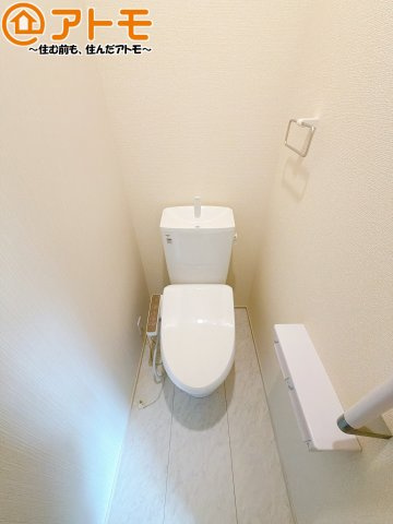 【トイレ】 | 焼津市高新田　新築戸建　1号棟 | 毎日使うトイレだからこそ機能性を重視したいですよね！温水洗浄便座で快適な時間をお過ごしください♪